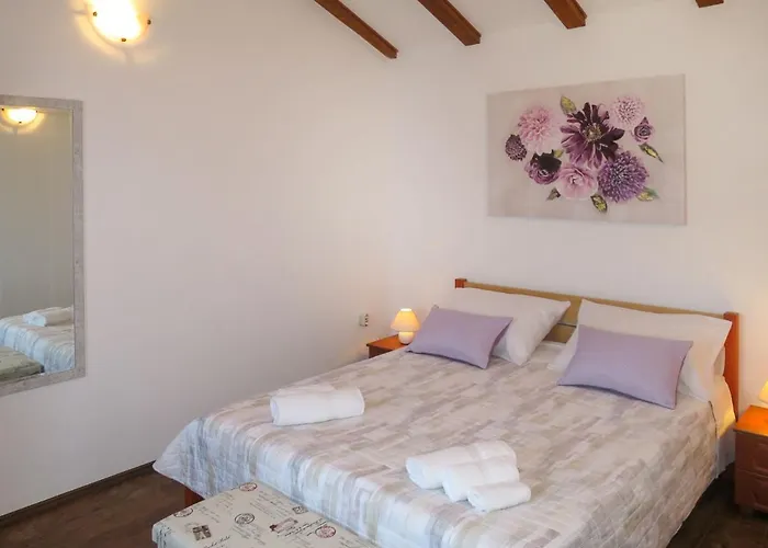Tone By Interhome