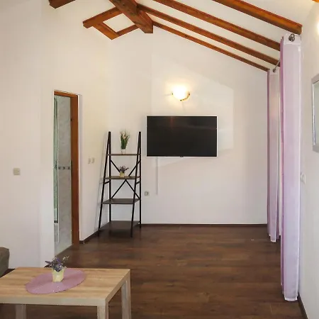 בית נופש Tone By Interhome