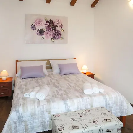 Tone By Interhome Privlaka (Zadar)